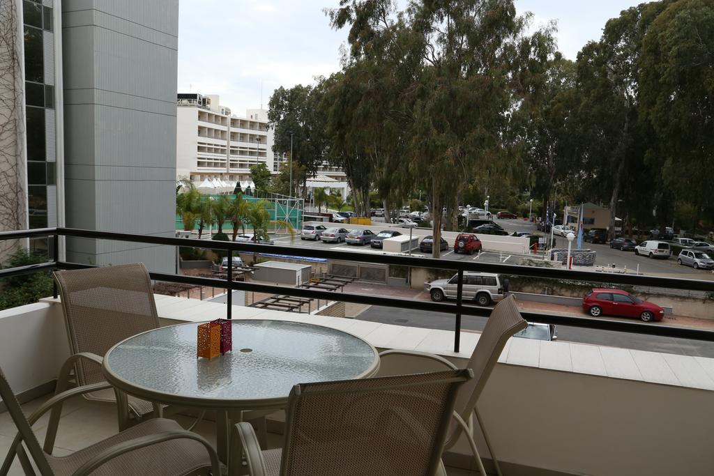 River Beach Apartments Limassol Room photo