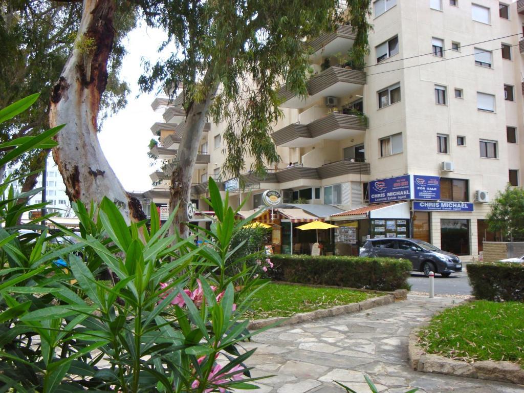 River Beach Apartments Limassol Room photo